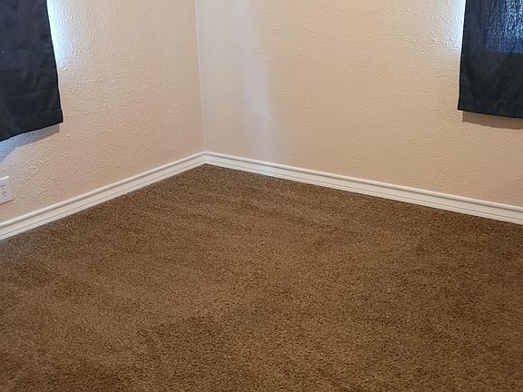 4th image of 1101 E Llano Dr