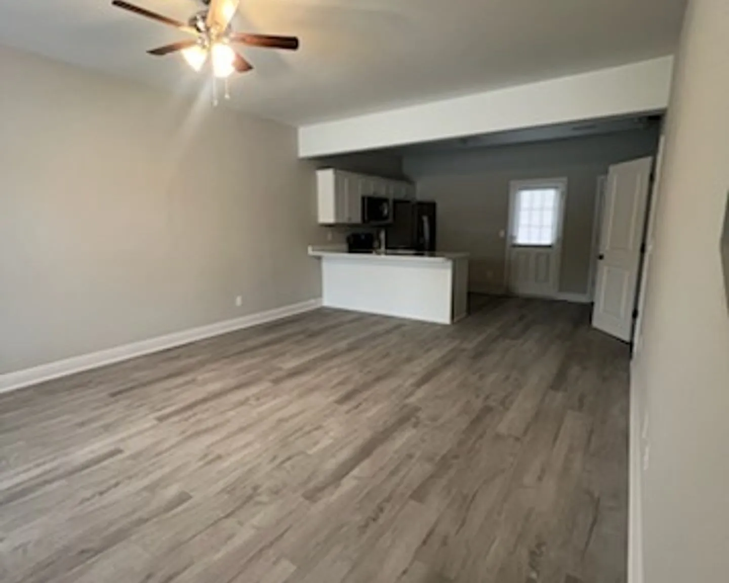2br/2.5ba Townhomes Limit Time Only 200 Off First Months Rent — Photo 4