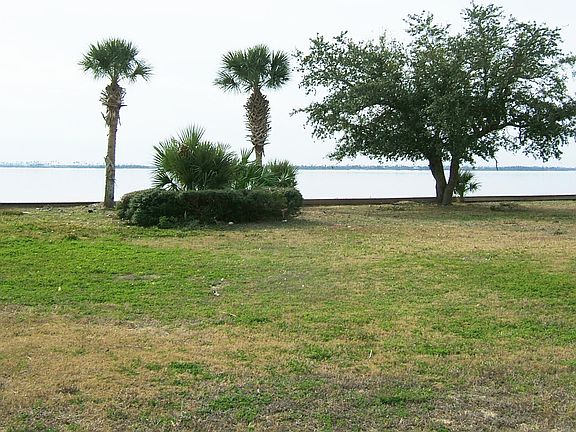 5th image of 6722 Yacht Club Dr
