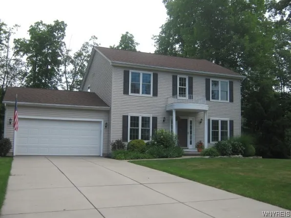 35 Ranch Trail Ct, Orchard Park, NY 14127