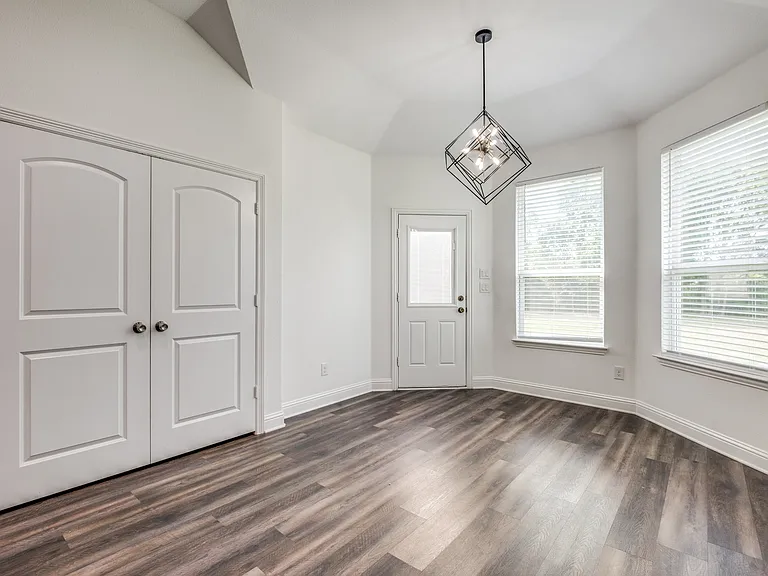 2918 Morgan Dr — Photo 7