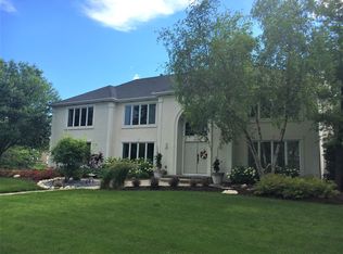 211 Millcreek Ln, Naperville, IL 60540