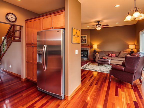 3rd image of 5595 Old Settler Dr