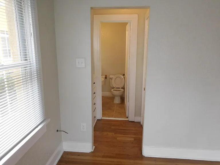 123 Edith Blvd SE #2 — Photo 7
