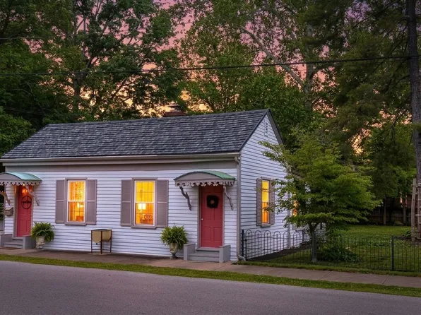 700 Main St, New Harmony, IN 47631