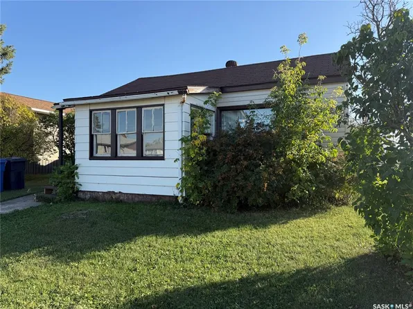 573 4th AVENUE W, Melville, SK S0A 2P0