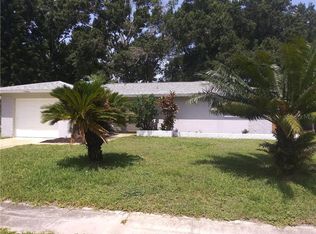 11486 Imperial Grove Dr E, Largo, FL 33774