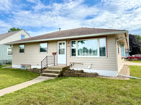 2038 16 1/2 St NW, Rochester, MN 55901