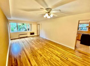 209 76th St #1, Brooklyn, NY 11209