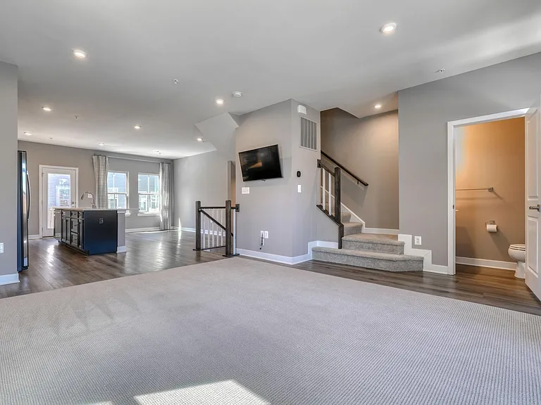 6100 Northwest Dr #1 — Photo 42