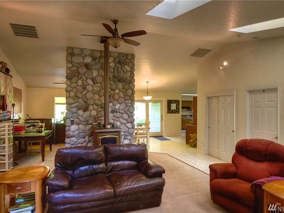 3rd image of 3030 168th Ct SE