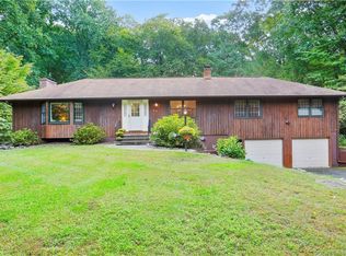 60 McGuire Rd, Trumbull, CT 06611