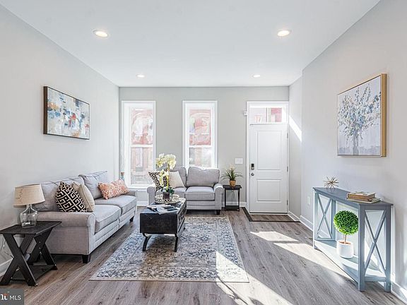 4th image of 1333 Division St