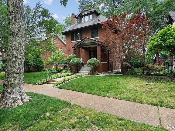 2nd image of 7124 Waterman Ave