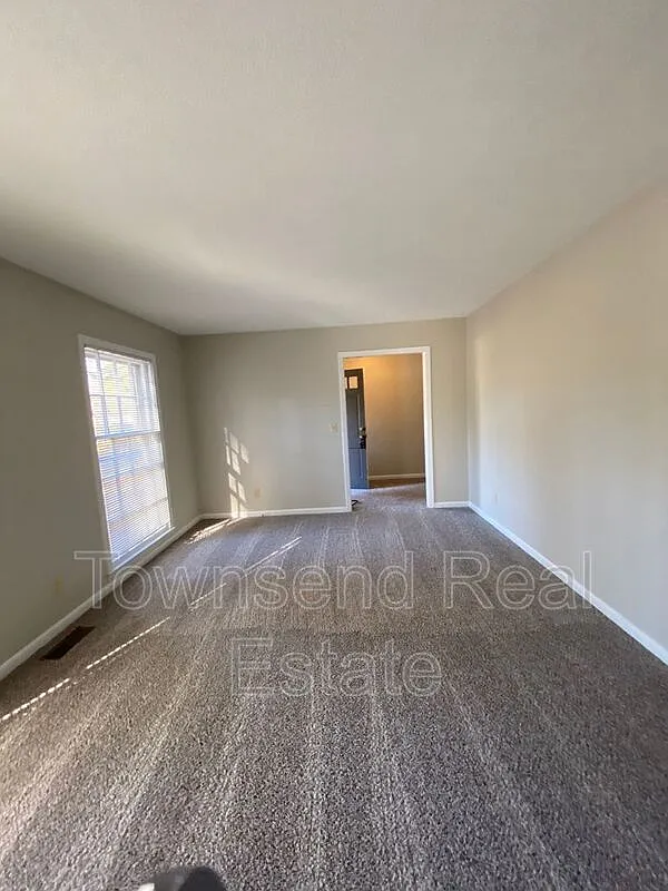 Building Photo - 6326 Greyfield Rd