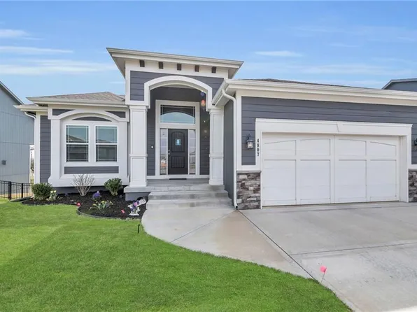 4807 NE 104th St, Kansas City, MO 64156