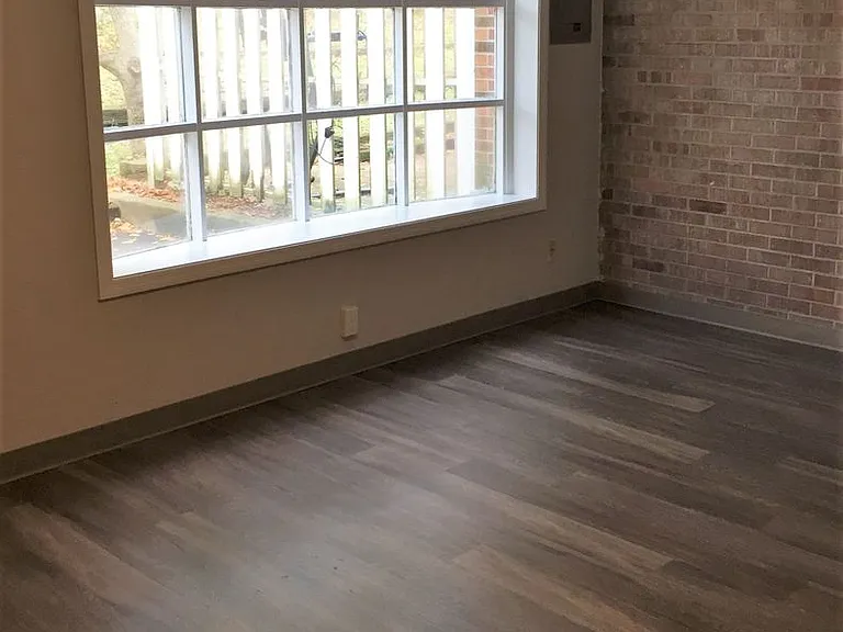 1515 Lincolnshire Dr — Photo 27