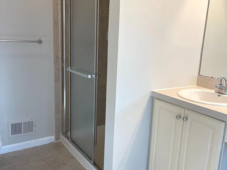 36 Hoover Ave — Photo 16