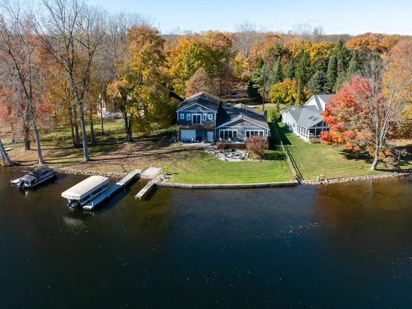 3472 Dunlap Ct, Pinckney, MI 48169