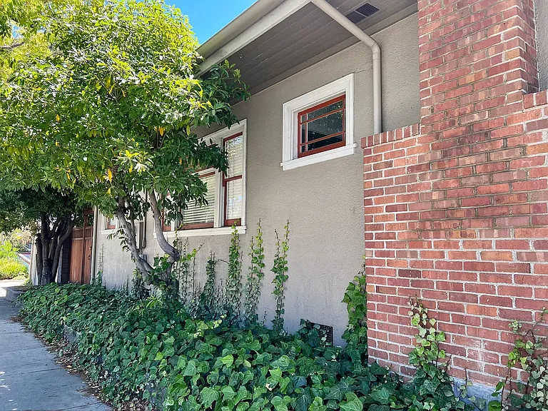 940 Santa Rosa St — Photo 13