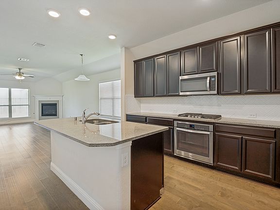 5th image of 4541 Conrad Ave