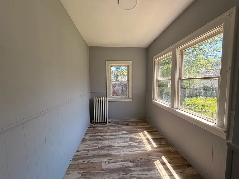 2042 Joffre Ave #1 — Photo 11