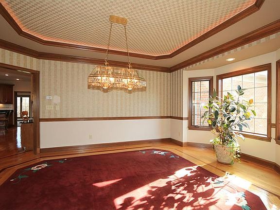 3rd image of 3874 Jocelyn Dr