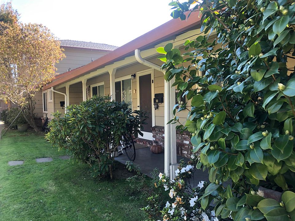 1st image of 699 Roble Ave