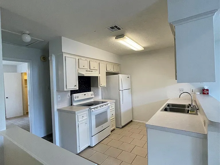 2 Thunderbird Dr #A — Photo 11