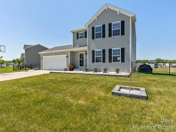 445 Oak View Dr, Middleville, MI 49333