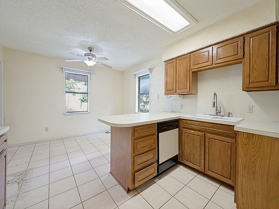 5th image of 515 Clements Ave