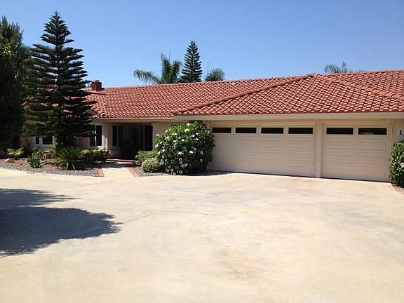 3rd image of 1366 Orinda Pl