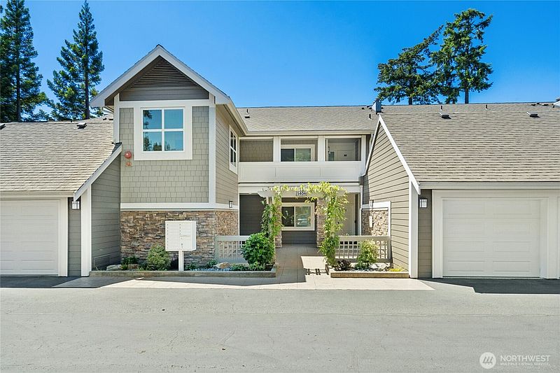 2nd image of 5404 Lake Washington Boulevard NE #B