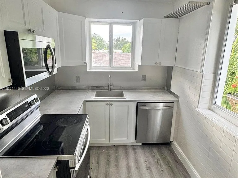555 NE 70th St #2 — Photo 11