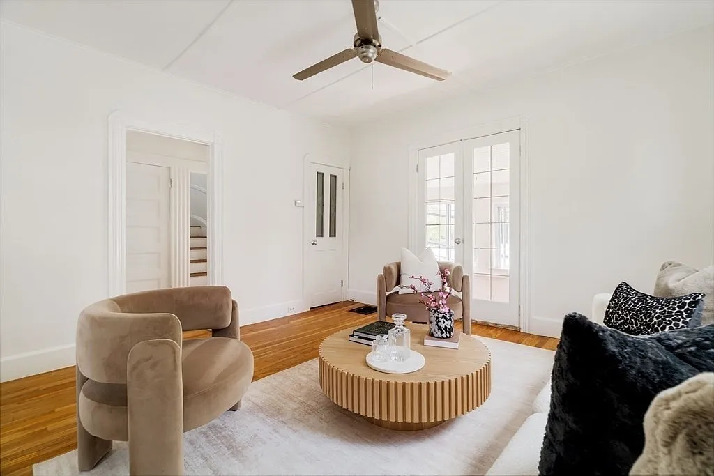 3 bed, 1.5 bath, 1139 sqft, $4,400 — Photo 3