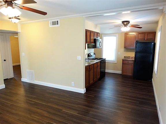 4th image of 119 Polster Dr