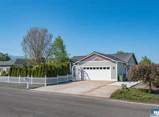 721 N Spencer Farm Pl, Sequim, WA 98382