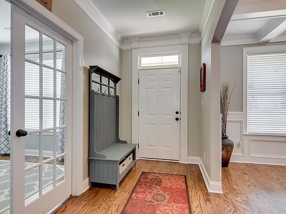 5th image of 239 Seaton Ave