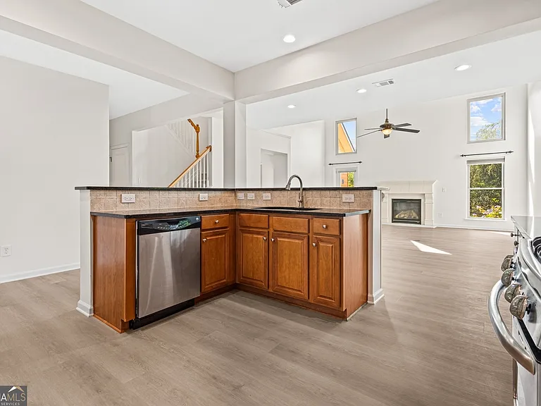 7911 Brass Lantern Dr — Photo 5