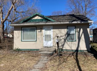 20924 Pinecrest St, Taylor, MI 48180