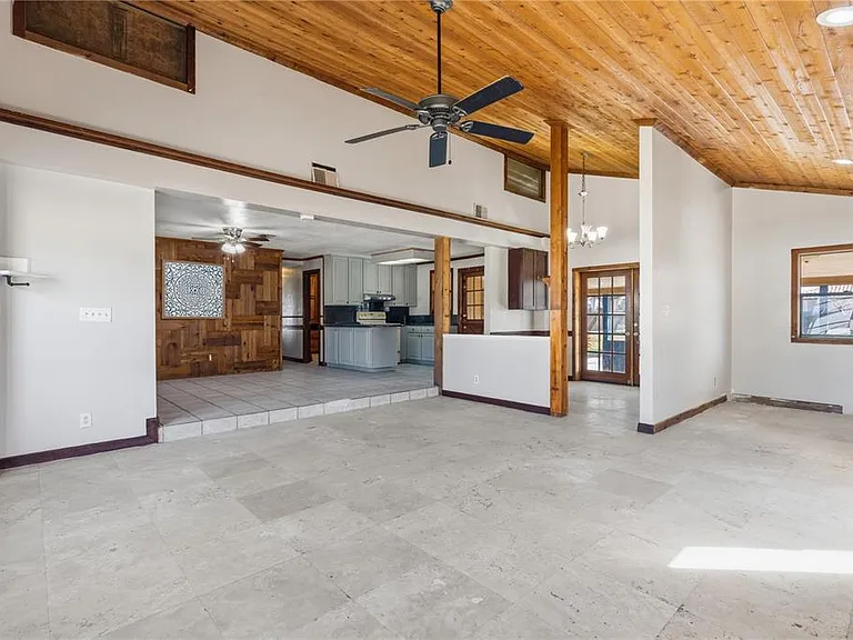 10301 Trail Ridge Ln — Photo 13