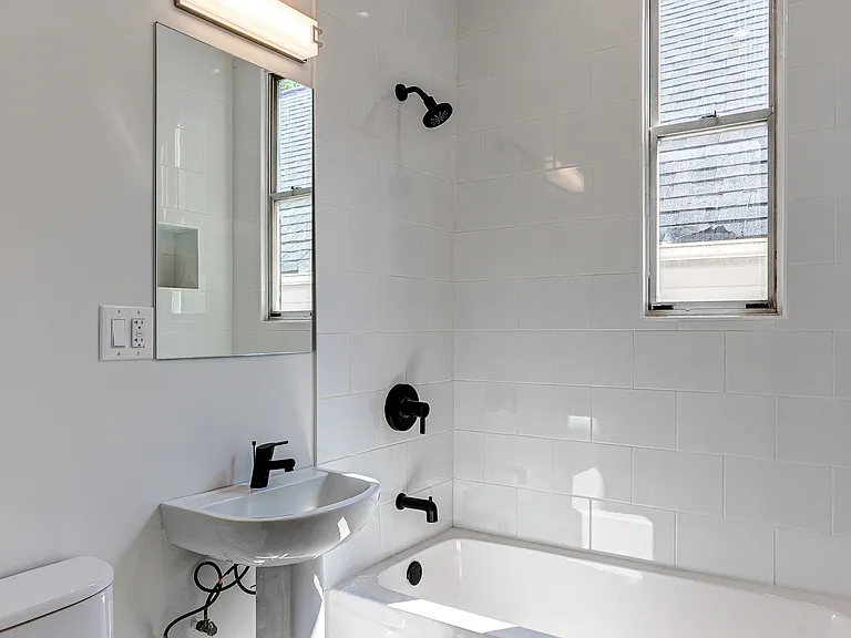 1635 N Drake Ave #2R — Photo 8
