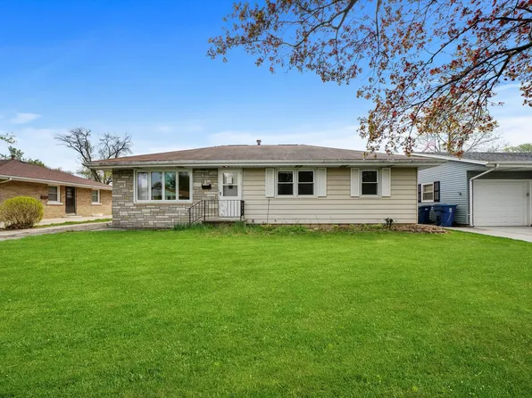 308 Meadors Cir, Morris, IL 60450