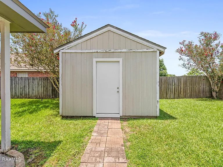 412 Crest Cir — Photo 29