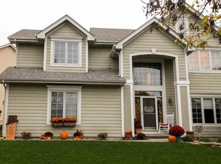 8305 Barnham Dr, Johnston, IA 50131