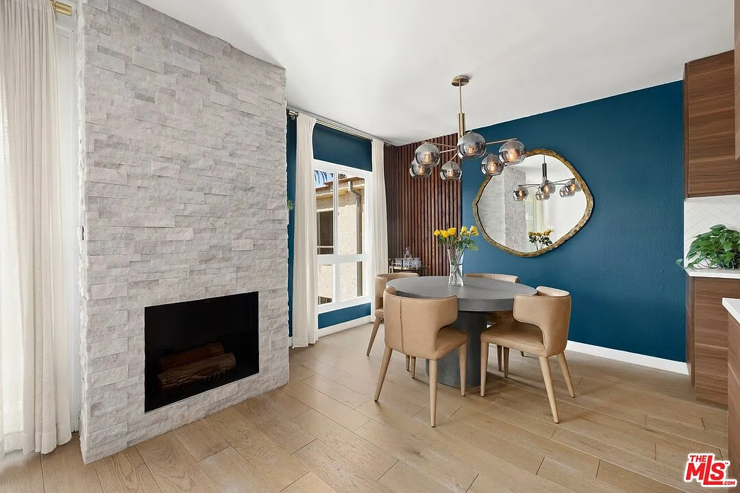 1 bed, 1.0 bath, 826 sqft, $3,500 — Photo 3