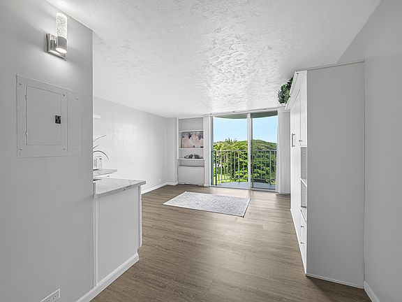 2nd image of 101 Aupuni St APT 614