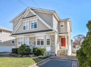62 Kirkwood Rd, Port Washington, NY 11050