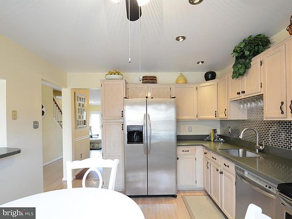 4th image of 9687 Eaton Woods Pl