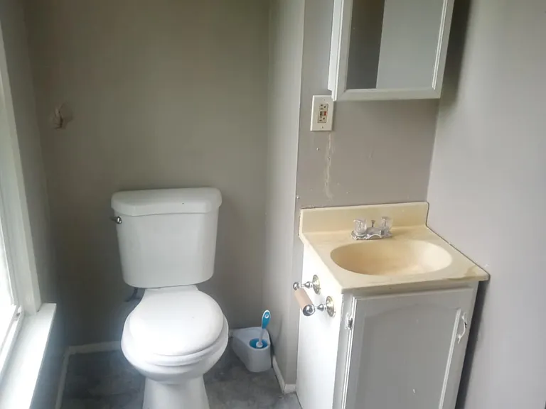 1957 Cudaback Ave #2 — Photo 10